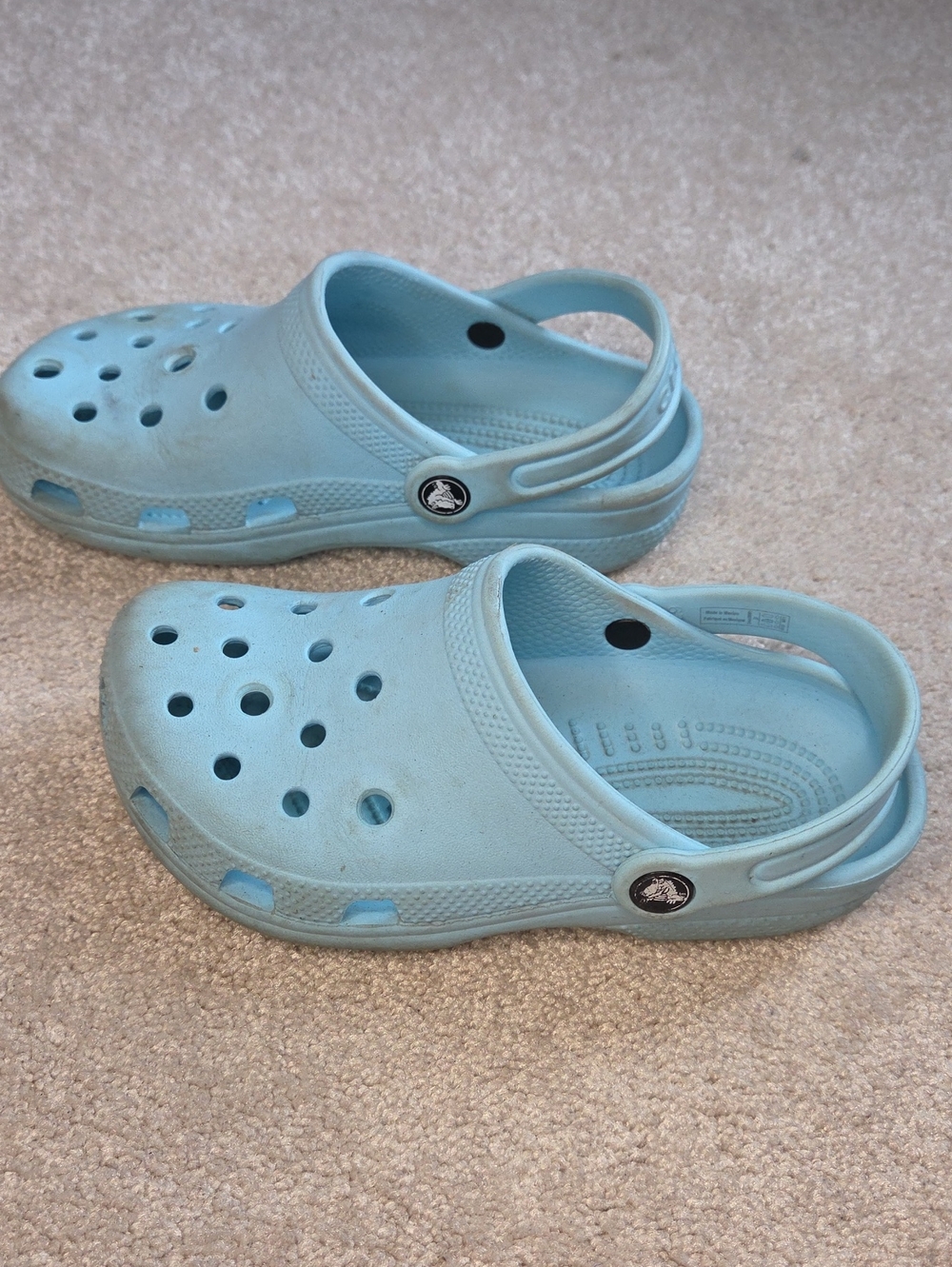 Light Blue Kids Crocs Size J2  Slip-Ons